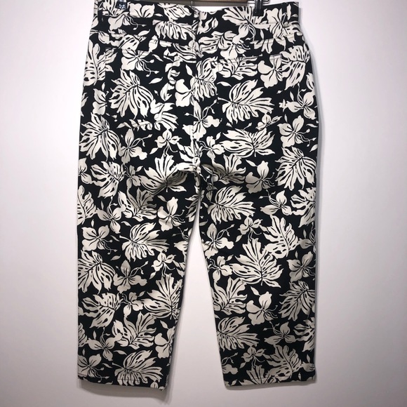 Chaps Navy Blue and White Floral Cropped Pants - Picture 5 of 6